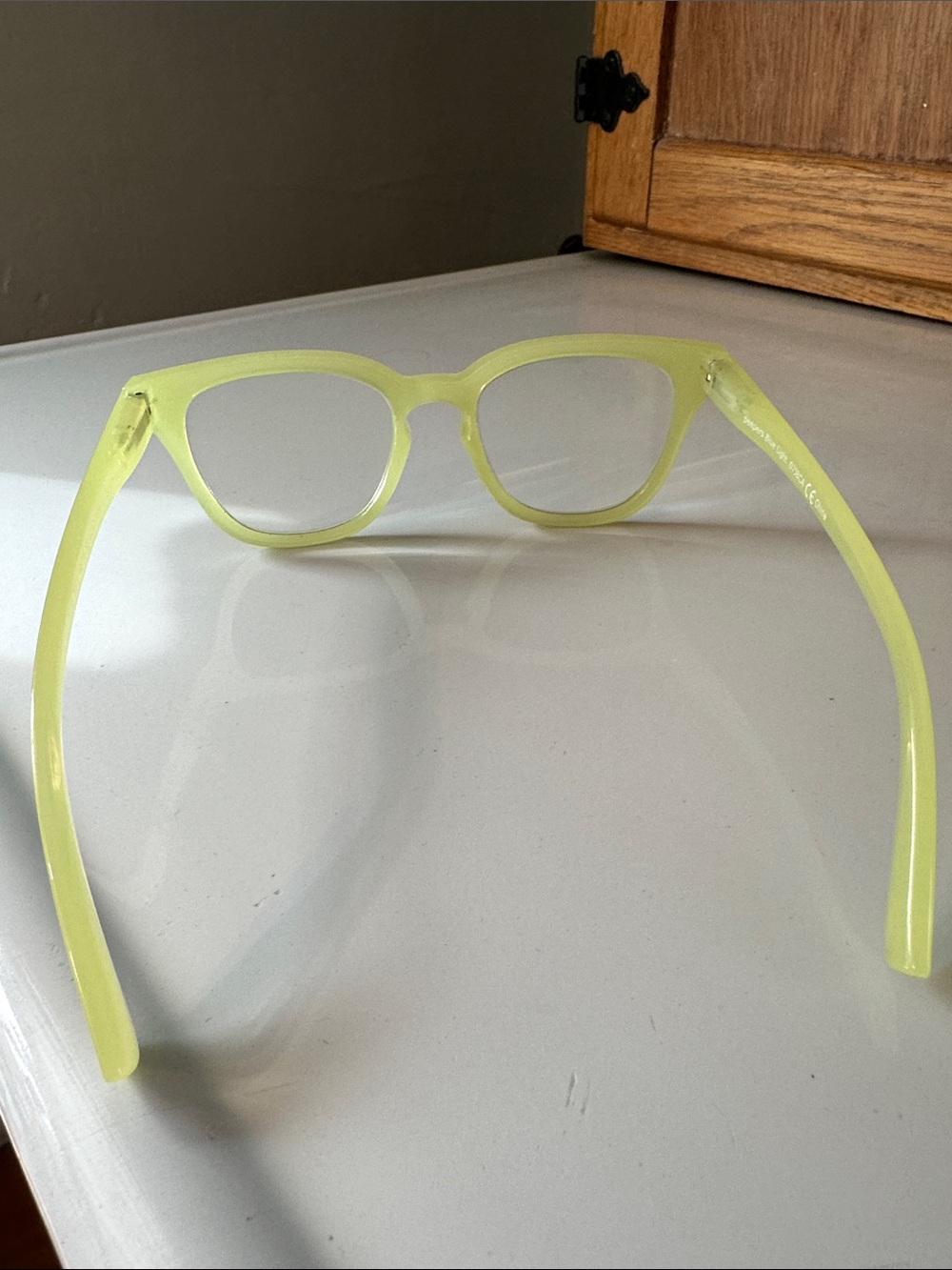 Peepers Nola Blue Light Lemon Yellow Readers 1.75 - Picture 2 of 6